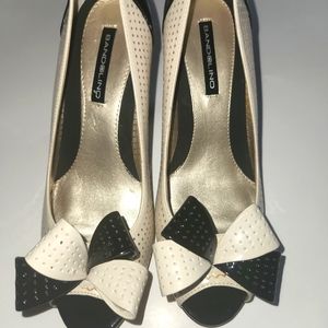 Bandolino 2 toned Heels